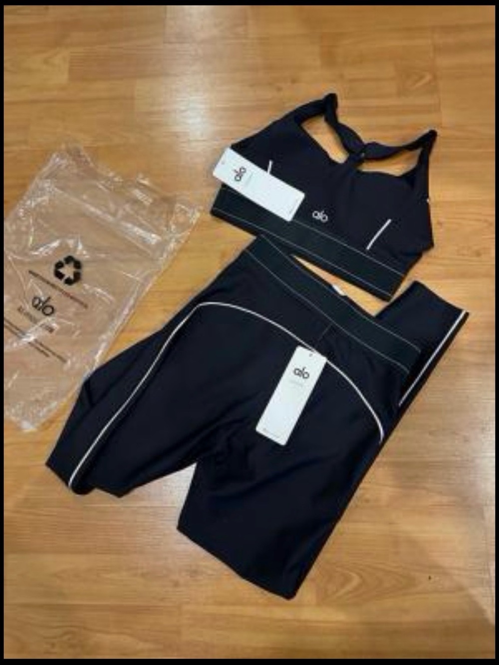 ALO Yoga Black High-Waist Leggings & Matching Sports Bra